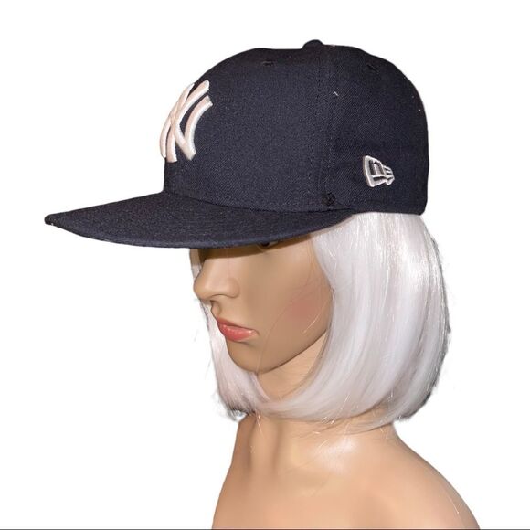 New era black Yankees cap with white logo Nwot - Picture 1 of 7